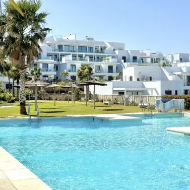 Продажа апартаментов на первом этаже в La Cala de Mijas
