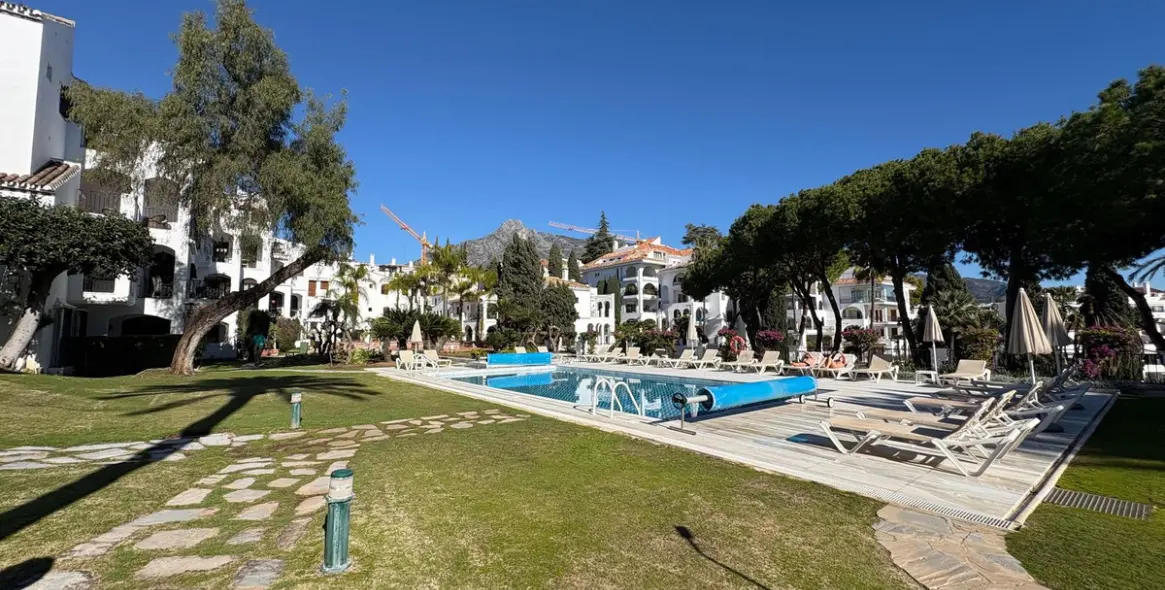 Sale of ground floor apartment in Marbella 25