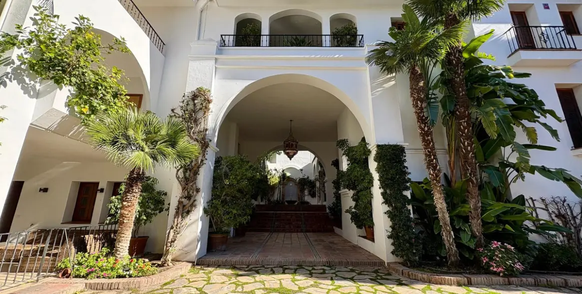 Sale of ground floor apartment in Marbella 28