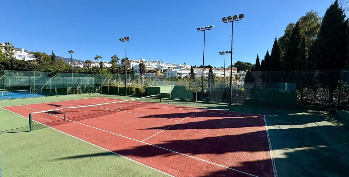 Sale of ground floor apartment in Marbella 34