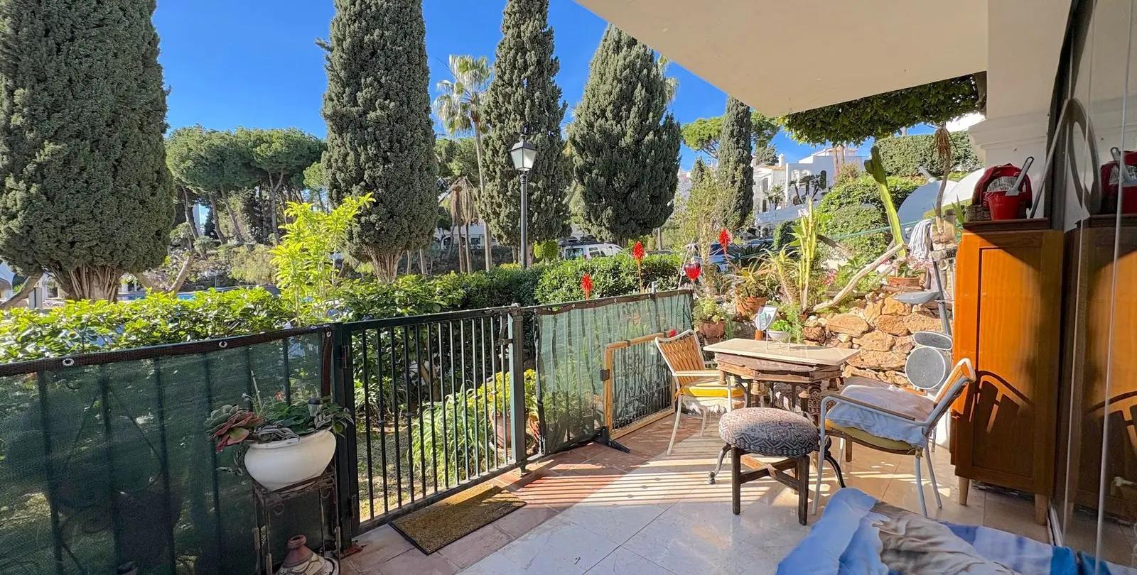 Sale of ground floor apartment in Marbella 2