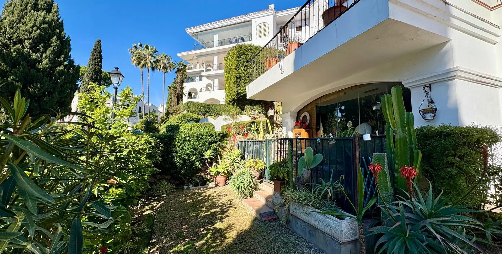 Sale of ground floor apartment in Marbella 15