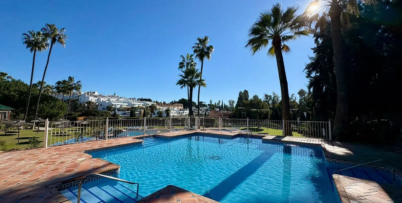 Sale of ground floor apartment in Marbella 18