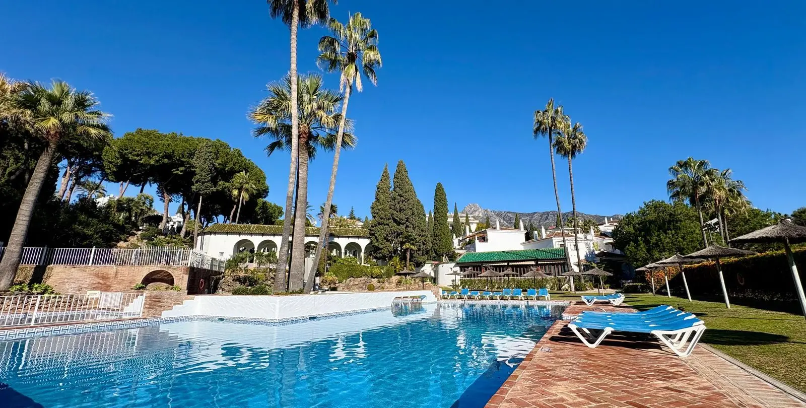 Sale of ground floor apartment in Marbella 21