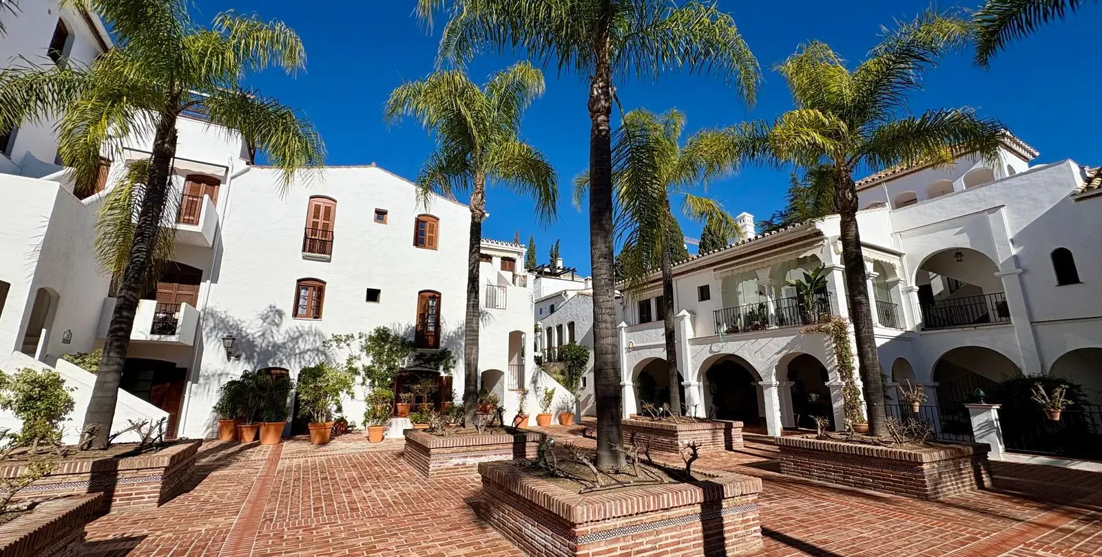 Sale of ground floor apartment in Marbella 26