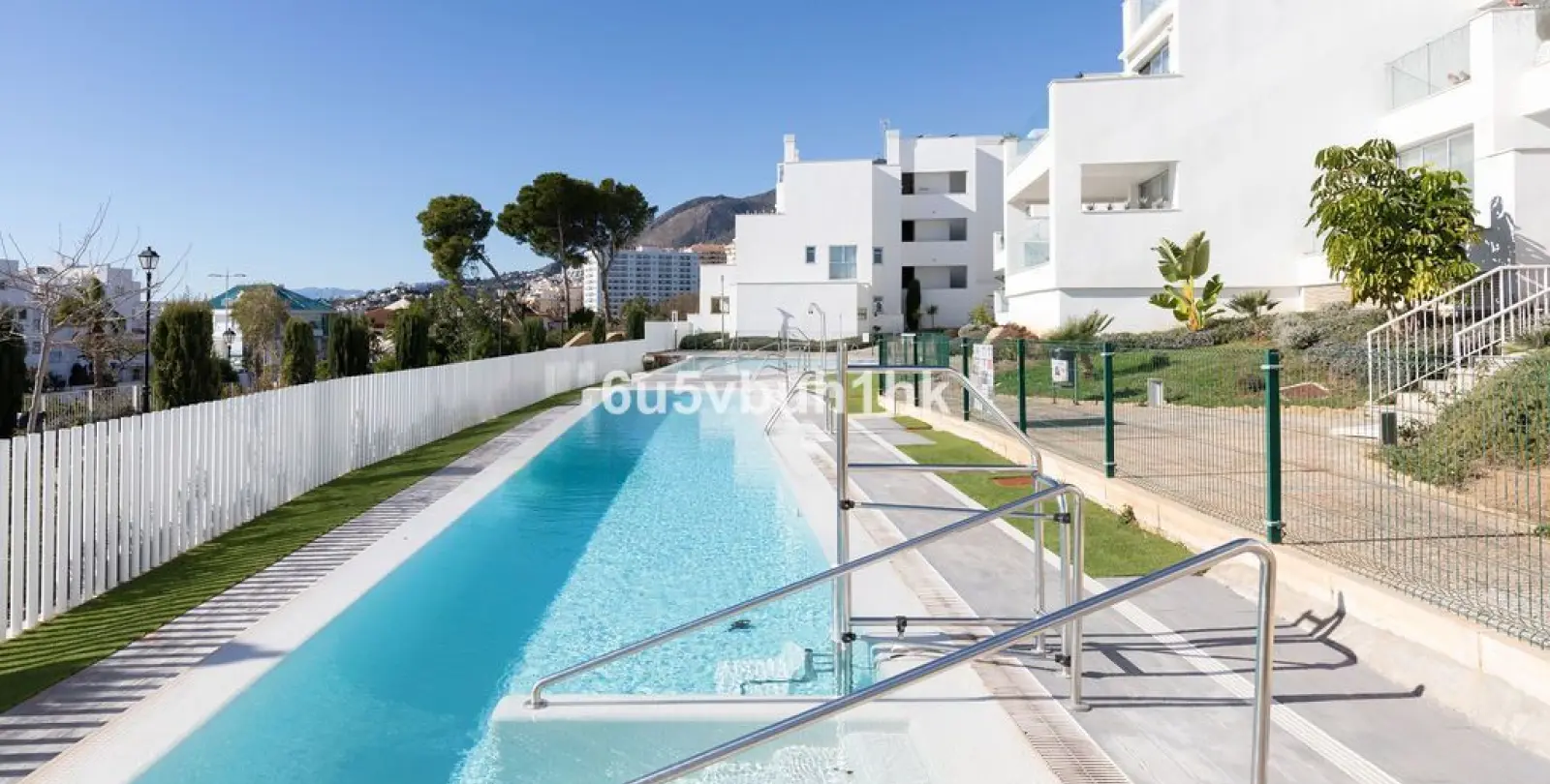 Sale of penthouse in Torrequebrada 25