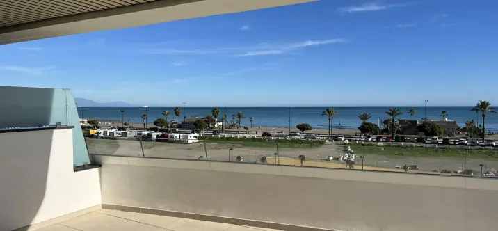 Venta de apartamento en planta media en Torremolinos 1