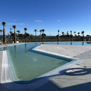 Venta de apartamento en planta media en Torremolinos