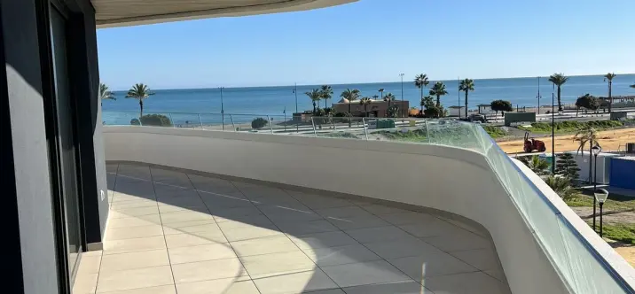 Venta de apartamento en planta media en Torremolinos 3