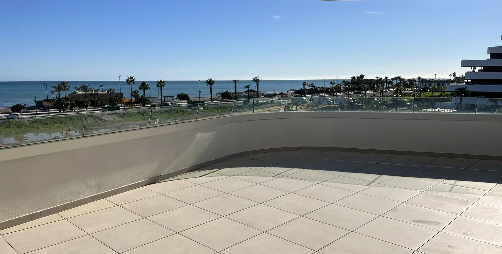 Sale of middle floor apartment in Torremolinos 1