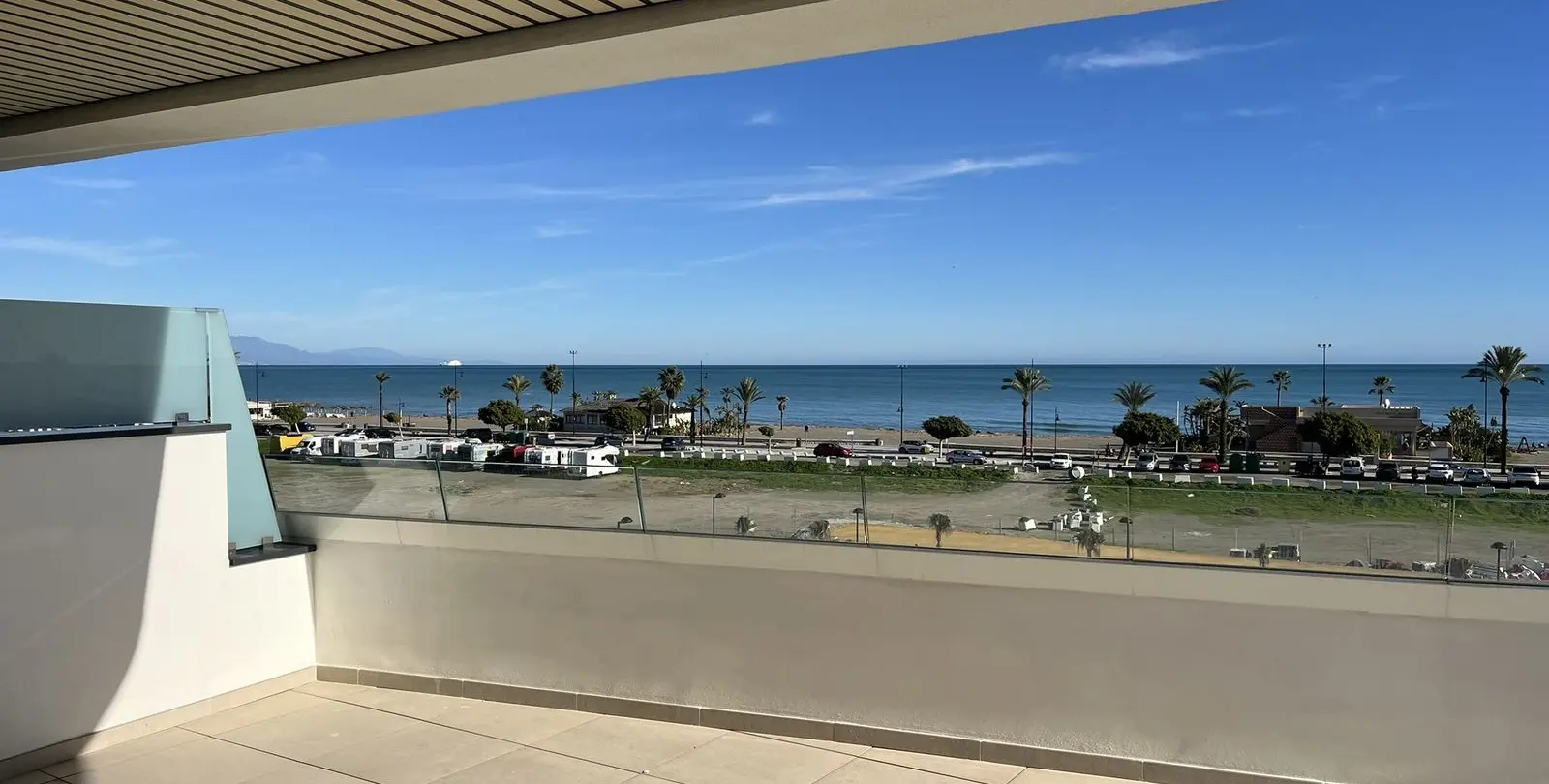 Sale of middle floor apartment in Torremolinos 2