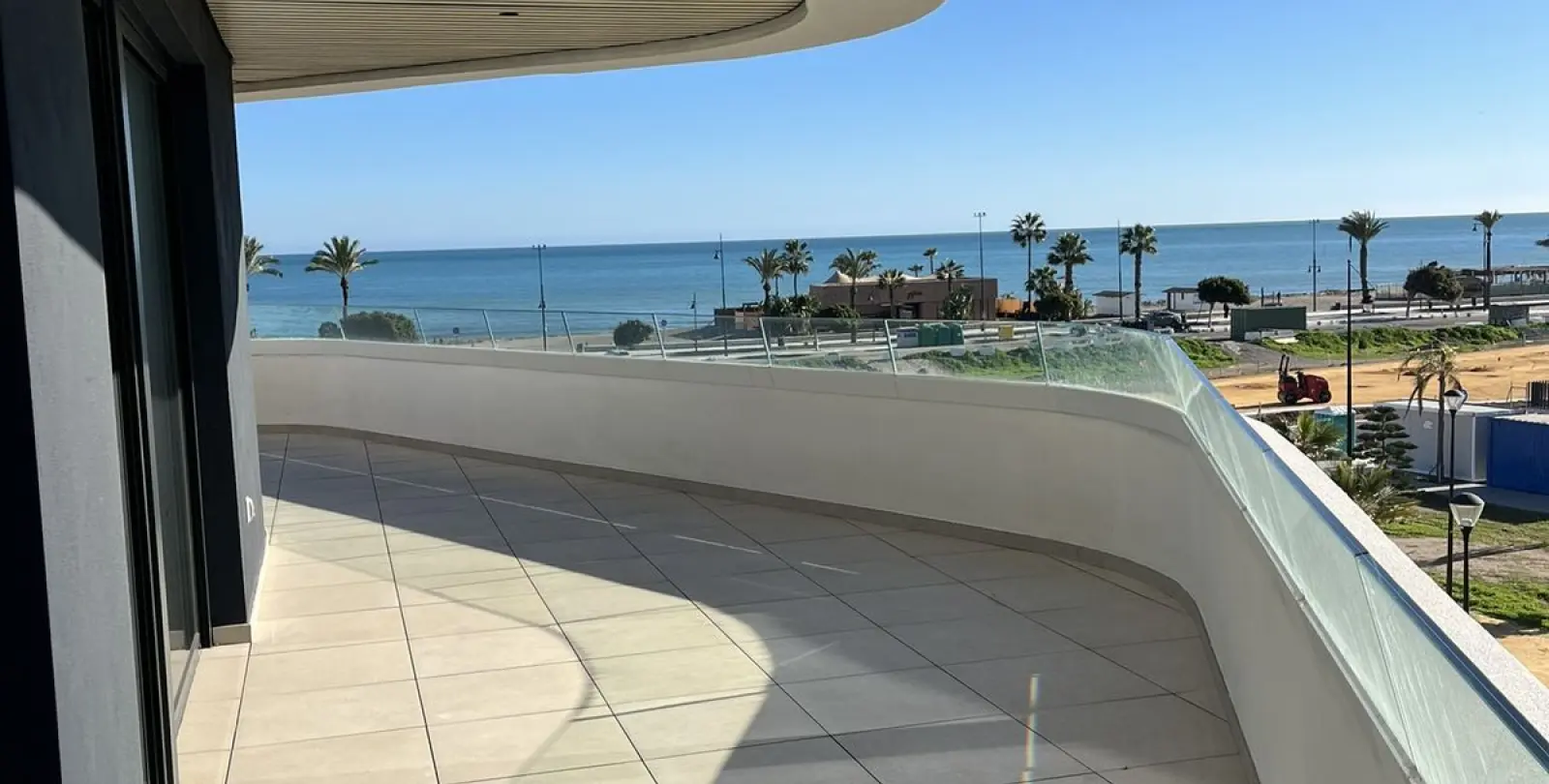 Sale of middle floor apartment in Torremolinos 4