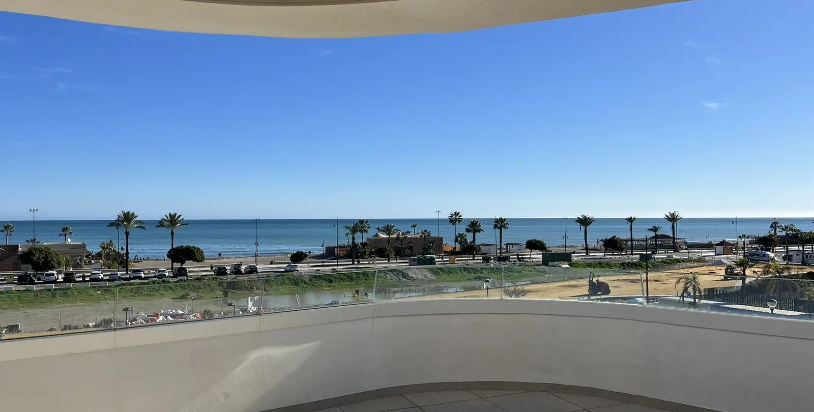 Sale of middle floor apartment in Torremolinos 13