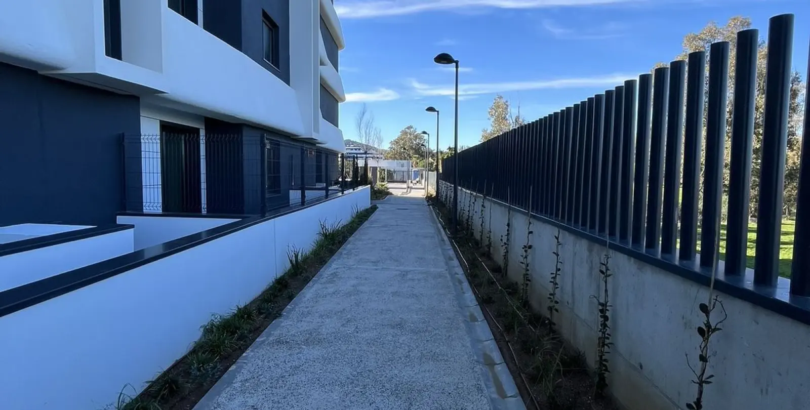 Sale of middle floor apartment in Torremolinos 55