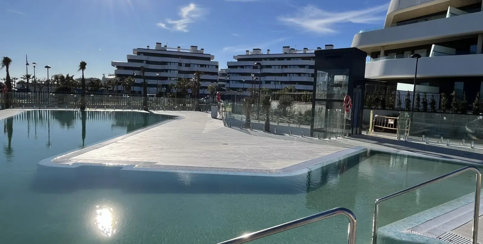 Sale of middle floor apartment in Torremolinos 56