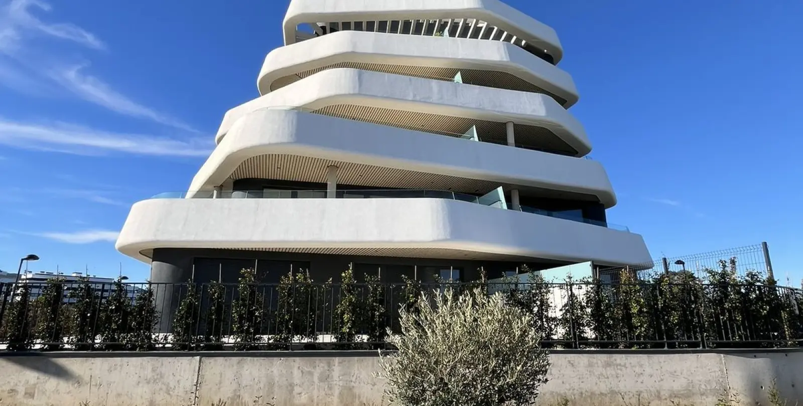 Sale of middle floor apartment in Torremolinos 61
