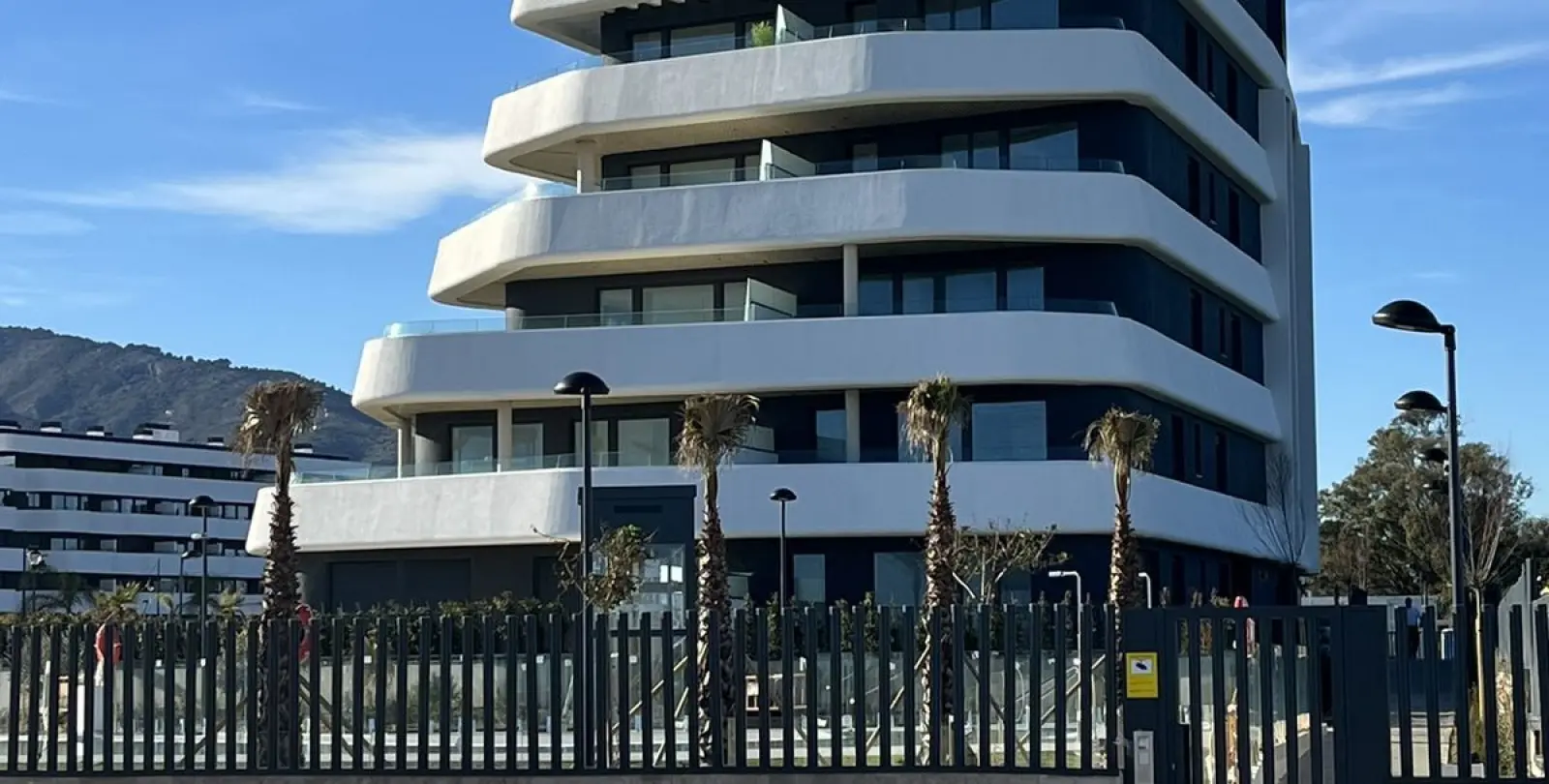 Sale of middle floor apartment in Torremolinos 74