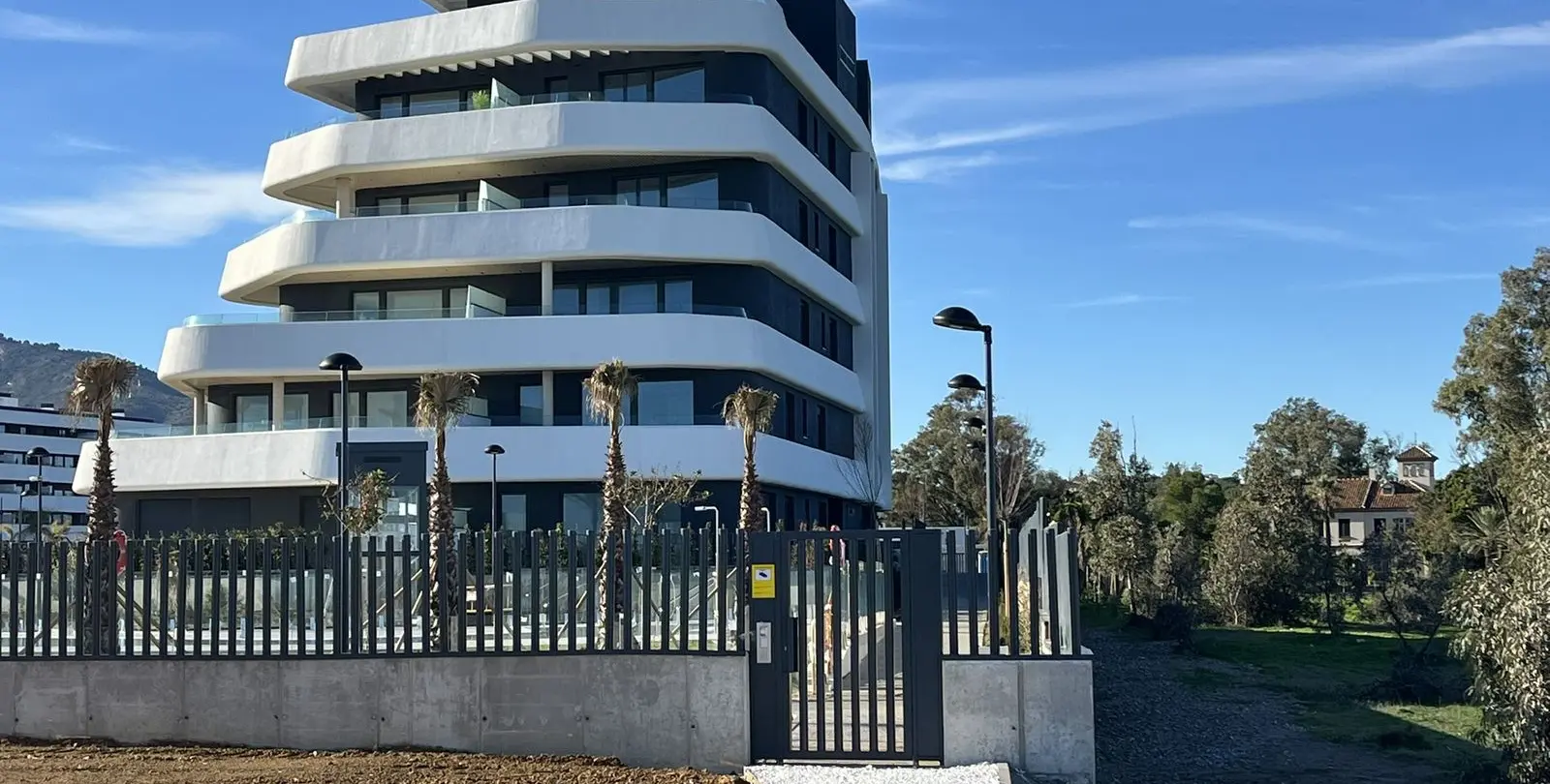 Sale of middle floor apartment in Torremolinos 75