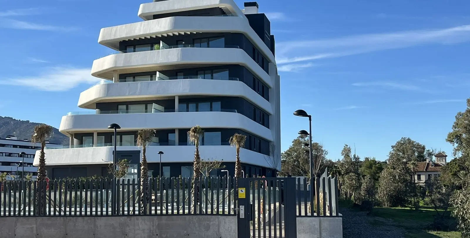Sale of middle floor apartment in Torremolinos 76