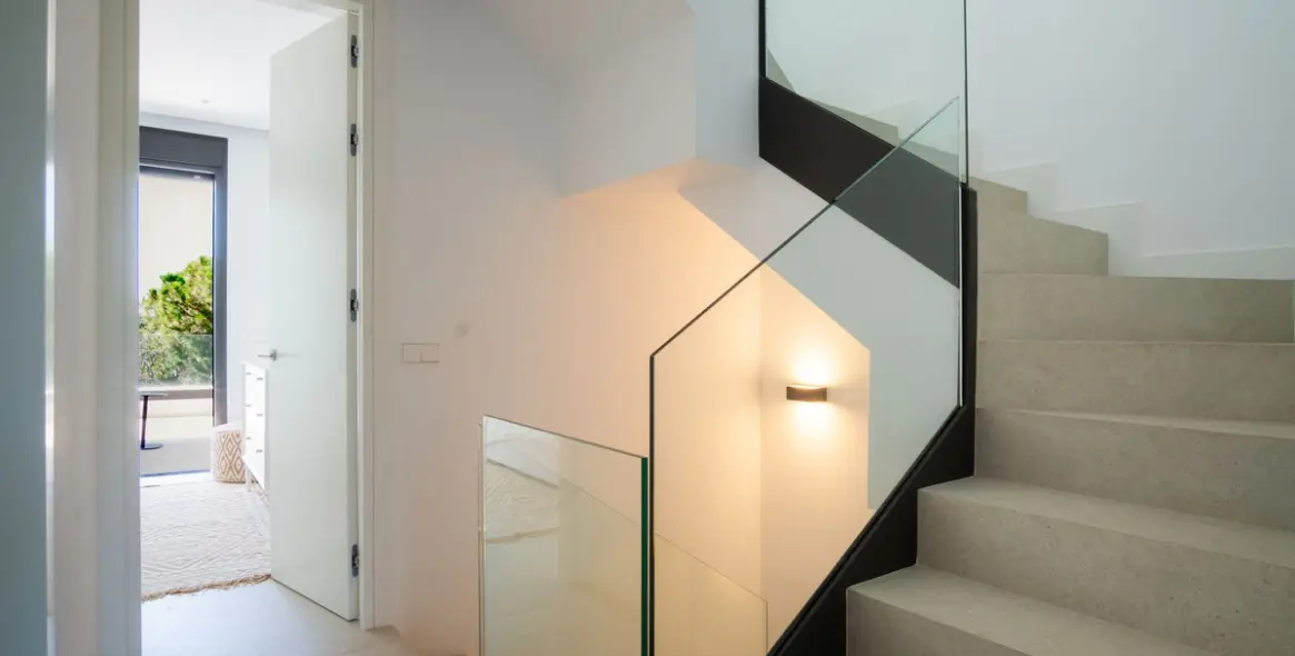 Краткосрочная аренда дома на две семьи в Elviria 5