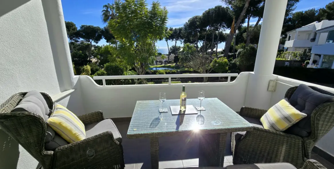 Sale of middle floor apartment in Miraflores 1