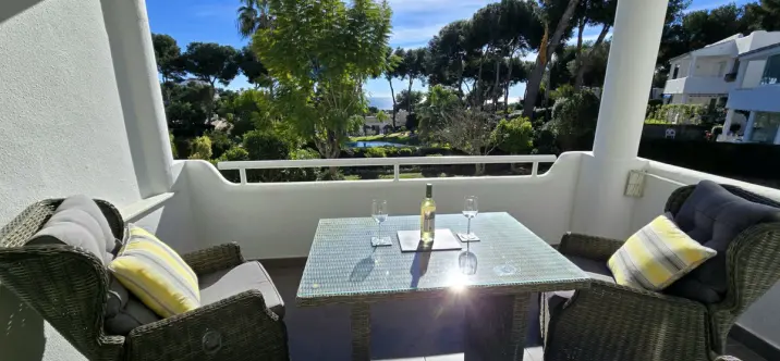 Продажа апартаментов на среднем этаже в Miraflores 0