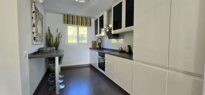 Продажа апартаментов на среднем этаже в Miraflores 3