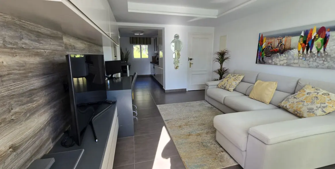 Sale of middle floor apartment in Miraflores 6