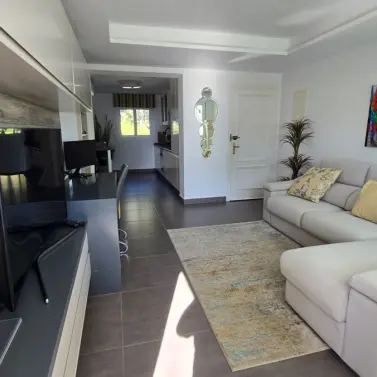 Продажа апартаментов на среднем этаже в Miraflores