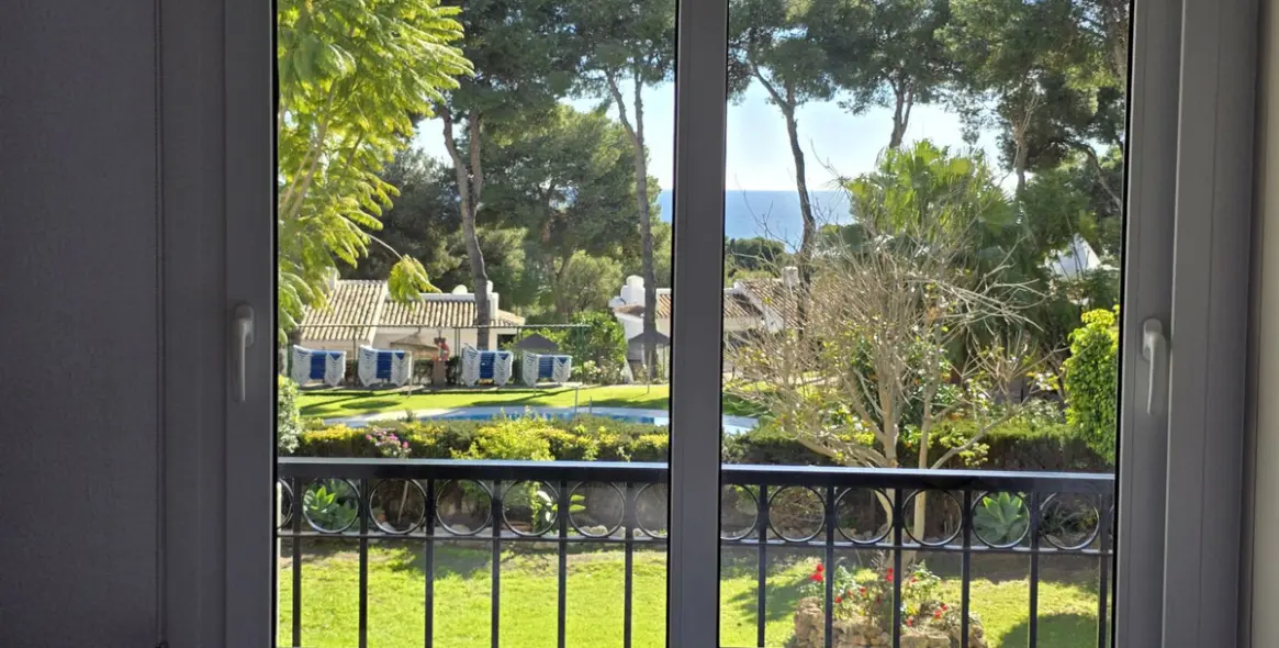 Sale of middle floor apartment in Miraflores 9