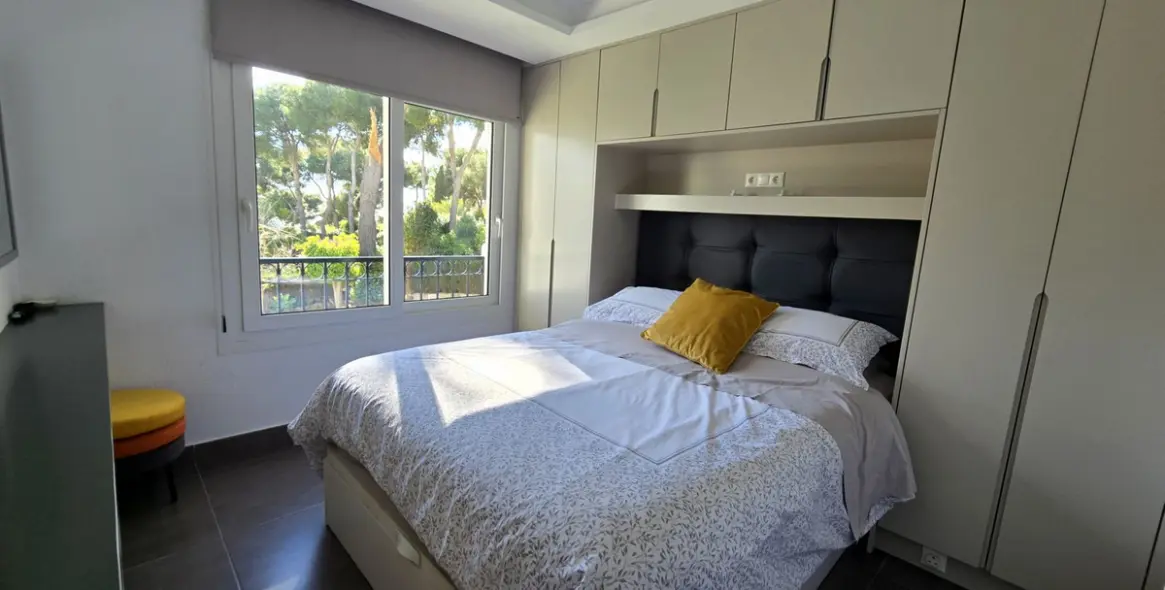 Sale of middle floor apartment in Miraflores 10