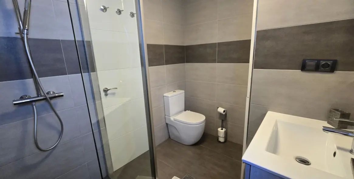 Sale of middle floor apartment in Miraflores 19