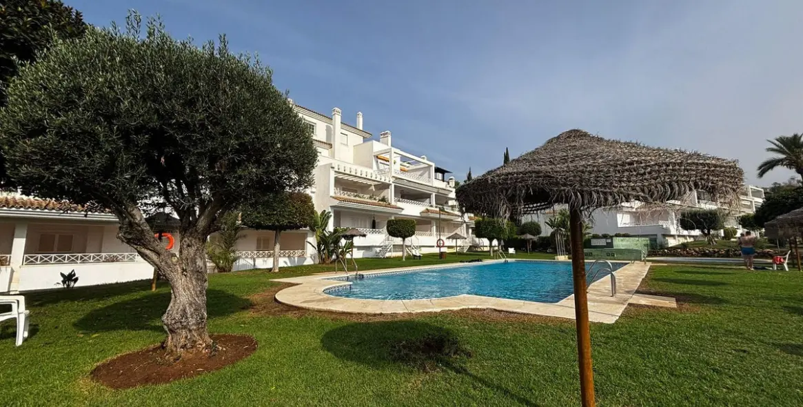 Sale of ground floor apartment in Río Real 1