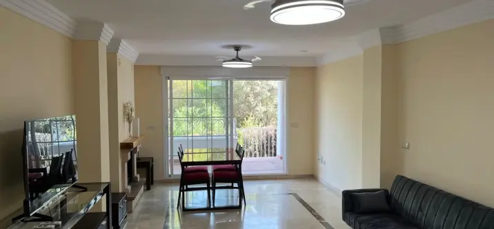 Sale of ground floor apartment in Río Real 1