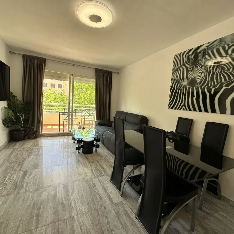 Продажа апартаментов на среднем этаже в The Golden Mile