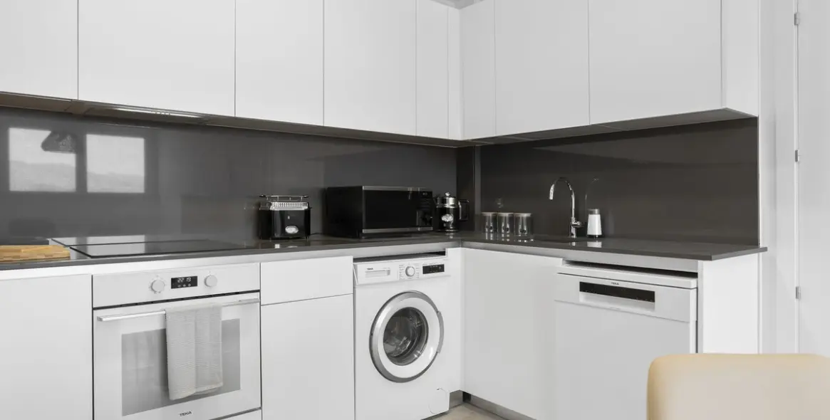 Продажа апартаментов на среднем этаже в Málaga Centro 19