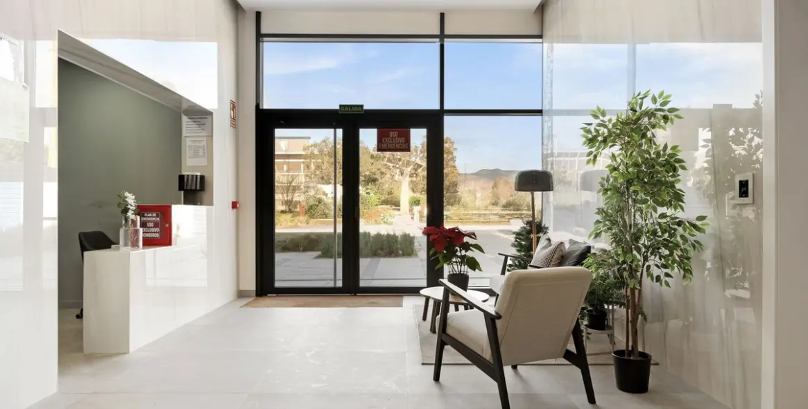 Sale of middle floor apartment in Málaga Centro 25