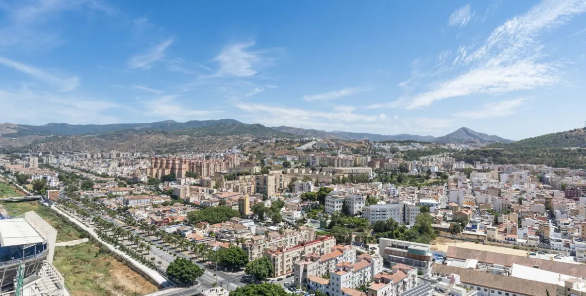 Sale of middle floor apartment in Málaga Centro 27