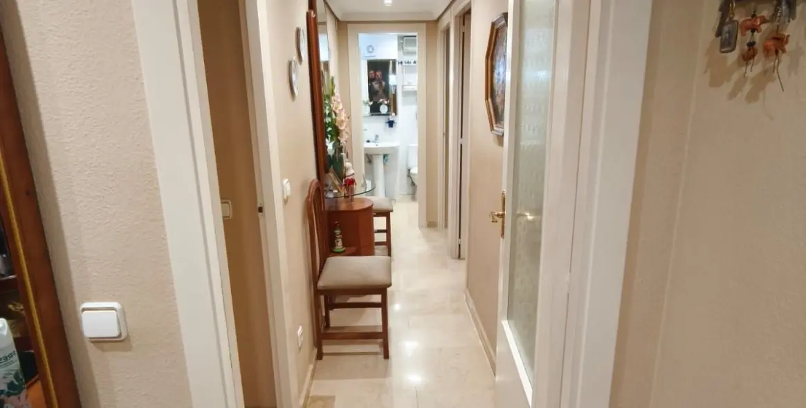 Sale of middle floor apartment in Fuengirola 3