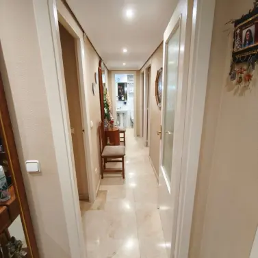 Sale of middle floor apartment in Fuengirola