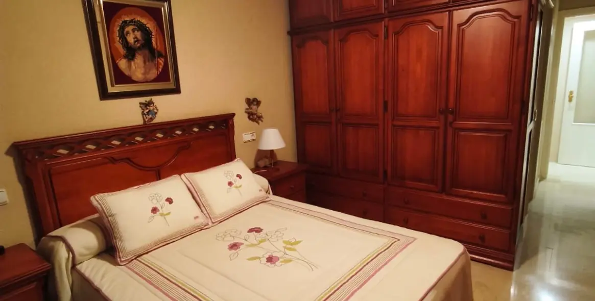 Sale of middle floor apartment in Fuengirola 5