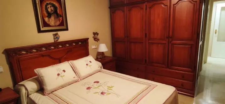 Sale of middle floor apartment in Fuengirola 4