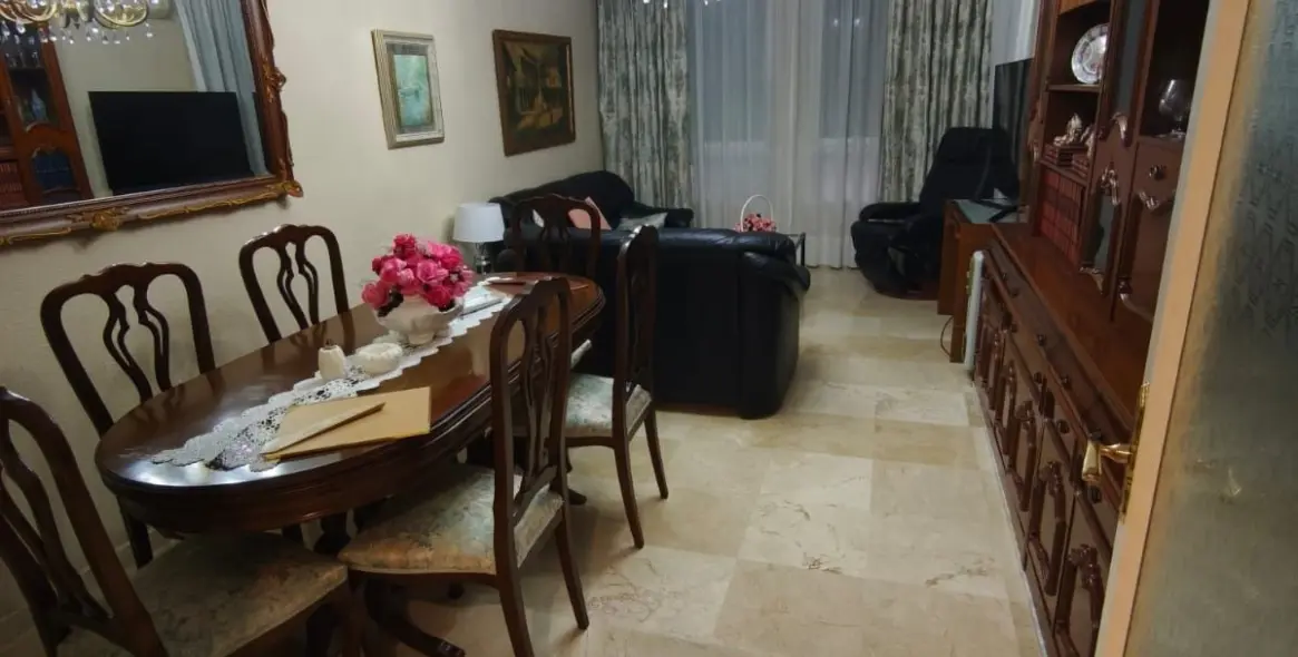 Sale of middle floor apartment in Fuengirola 11