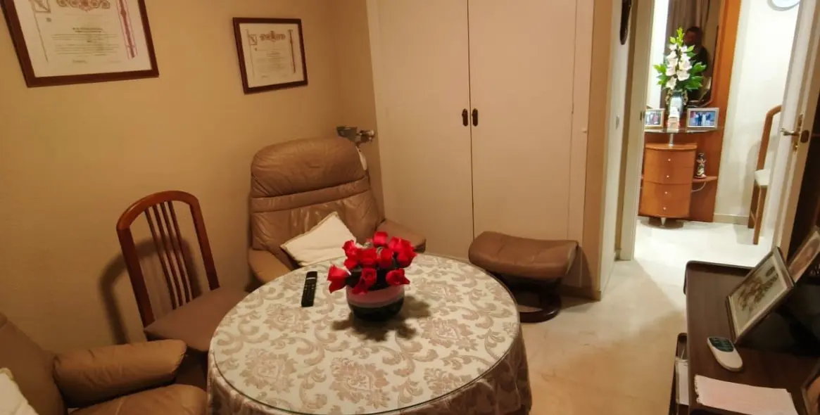 Sale of middle floor apartment in Fuengirola 12