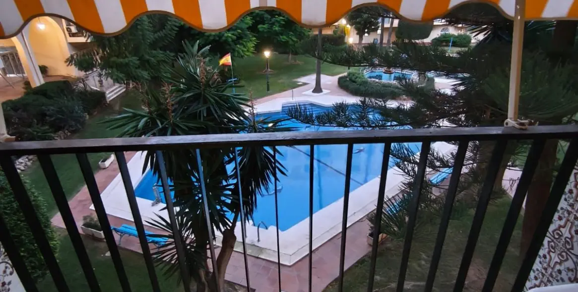 Sale of middle floor apartment in Fuengirola 15