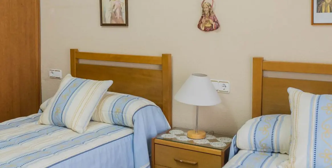 Sale of middle floor apartment in Fuengirola 19