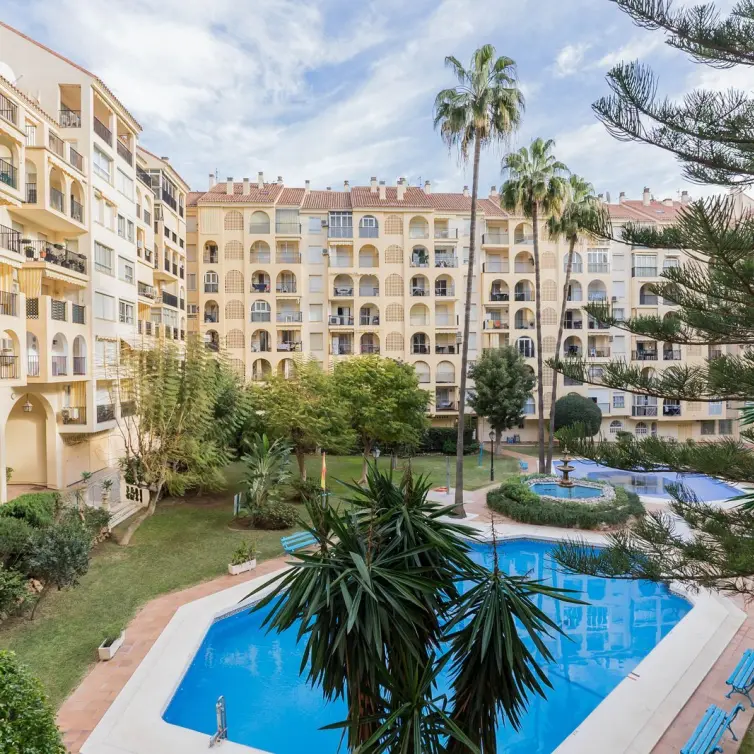 Venta de apartamento en planta media en Fuengirola