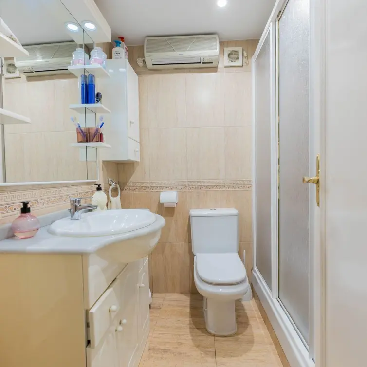 Venta de apartamento en planta media en Fuengirola