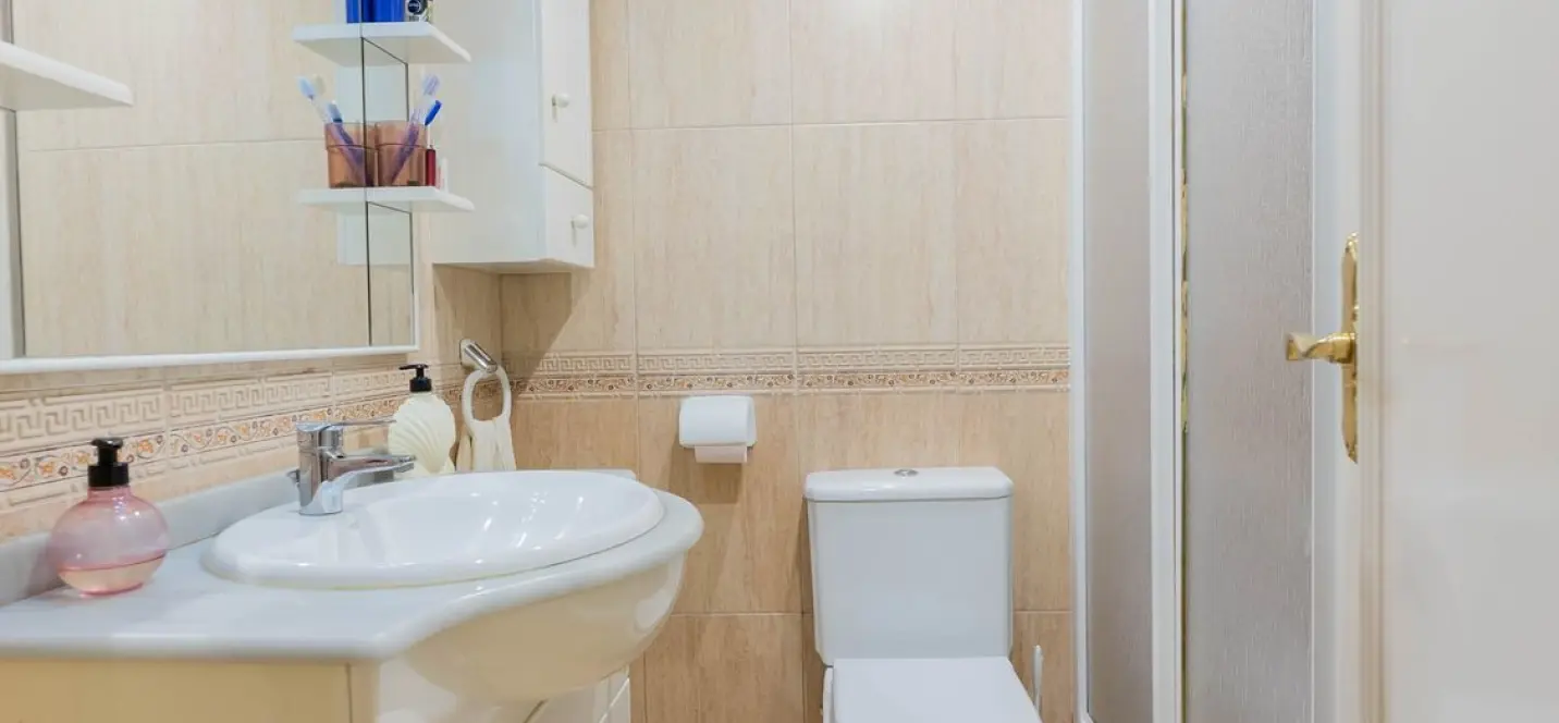 Venta de apartamento en planta media en Fuengirola 4