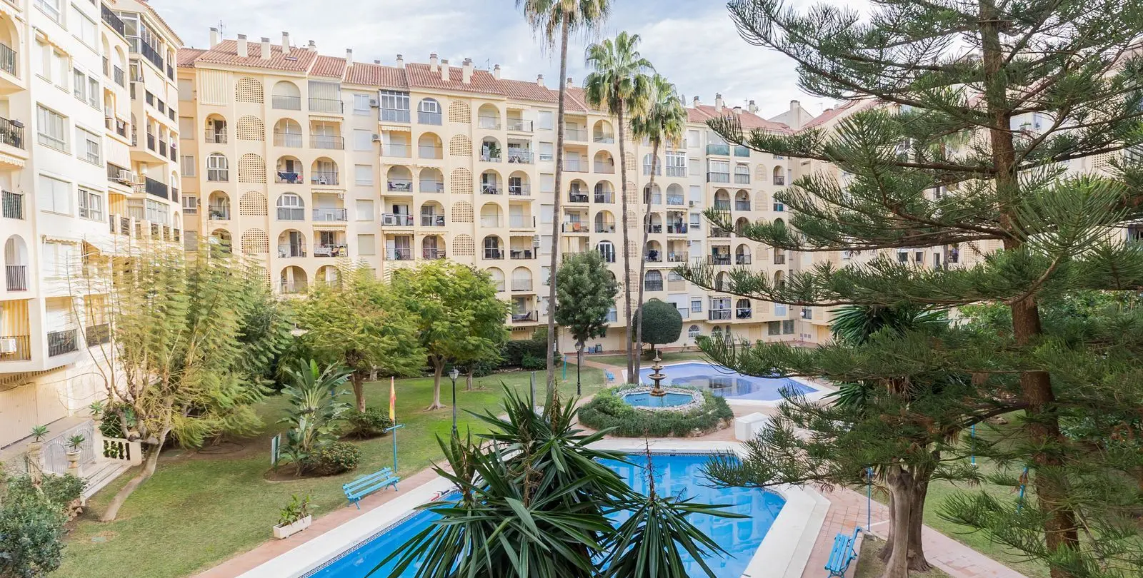 Venta de apartamento en planta media en Fuengirola 42